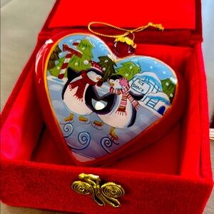 Glass Heart-Shaped Penguin Ornament Li Bien